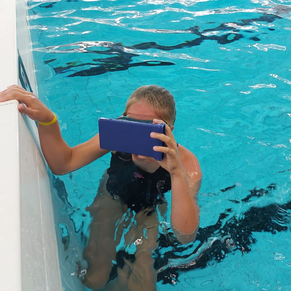 Spelmiddag zwembad • Thema: Virtual Reality snorkelen